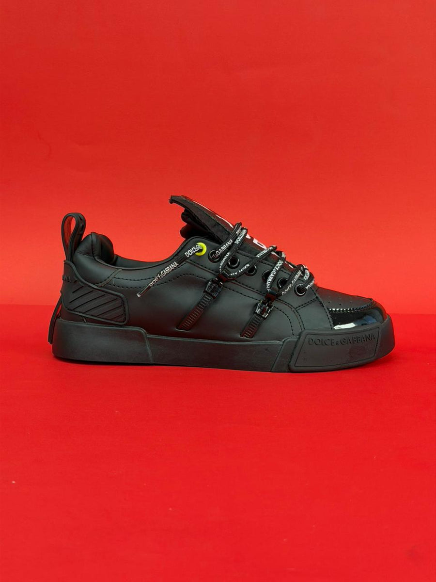DOLCE GABBANA ZAPATILLA CORDÓN NEGRO