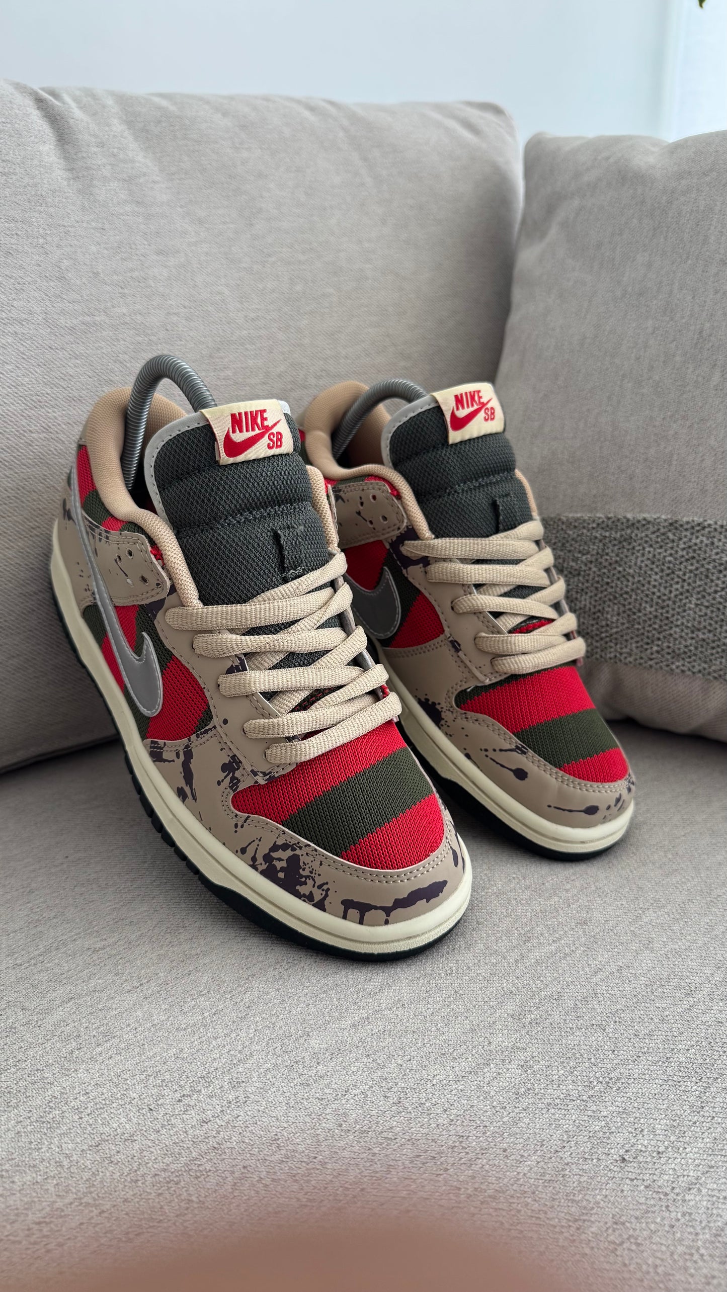NIKE SB DUNK CHUCKYLEITOR