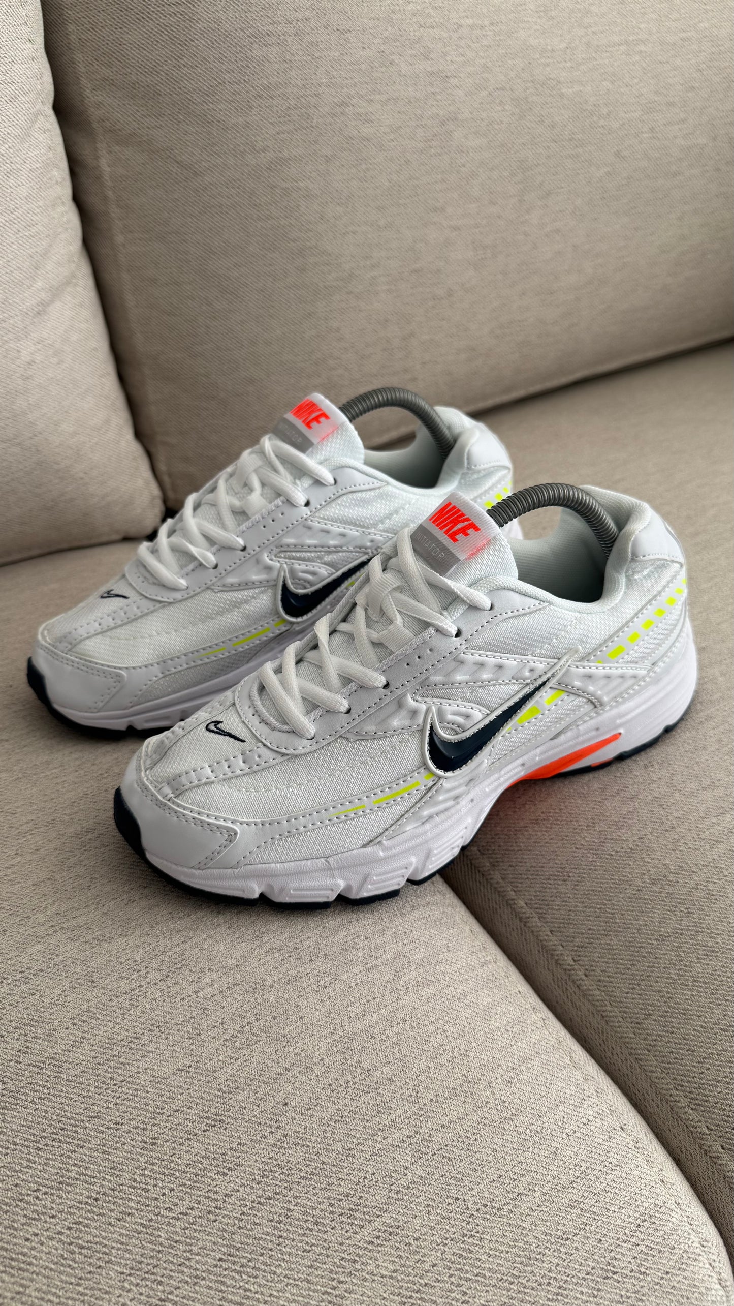 NIKE INITIATOR BLANCO COLORS