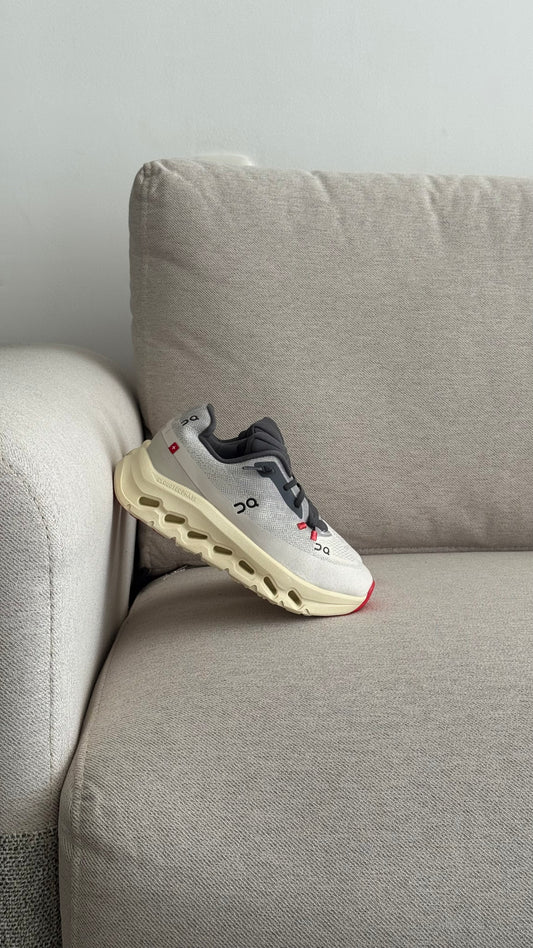 ON CLOUDTEC BEIGE GRIS NIÑOS