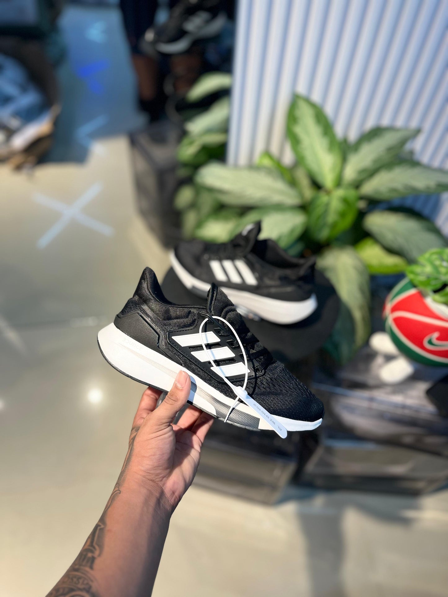 ADIDAS EQ 21 NEGRO BLANCO