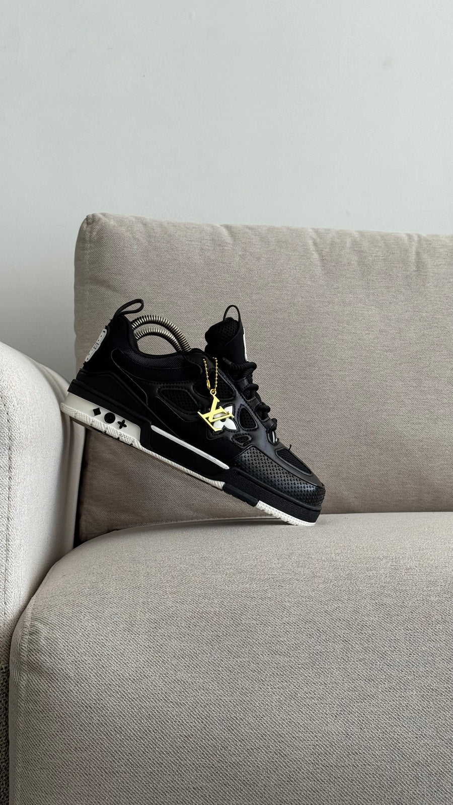 LOUIS VUITTON NEGRO BLANCO