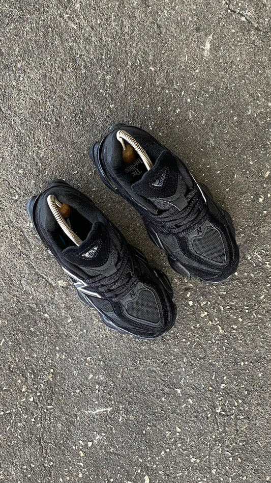 NEW BALANCE NEGRO LINEA BLANCA