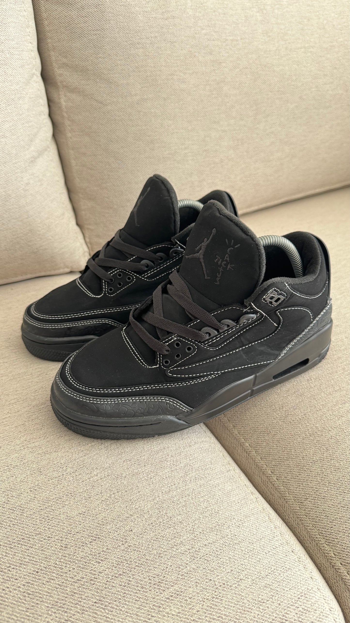 NIKE RETRO 3 TRAVIS NEGRA
