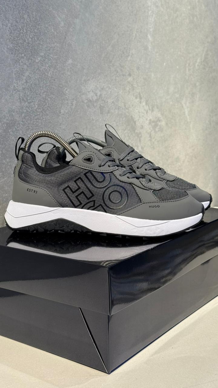 HUGO BOSS CLASICO GRIS LETRA