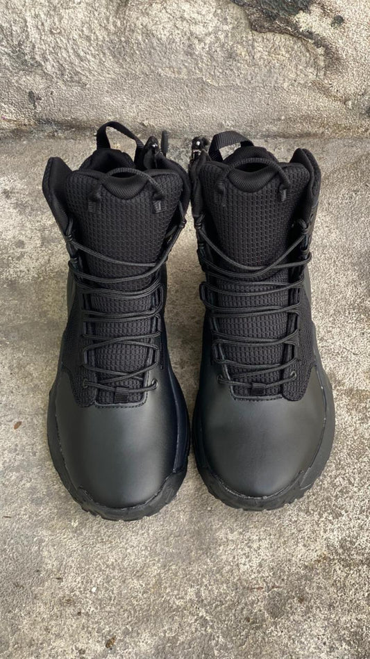 BOTA UNDER ARMOUR MICRO NEGRA