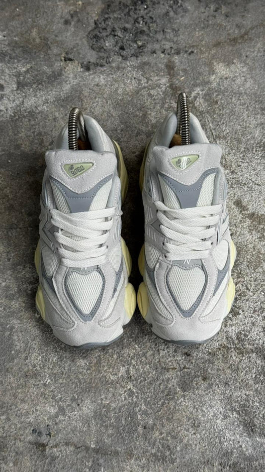 NEW BALANCE 9060 BEIGE