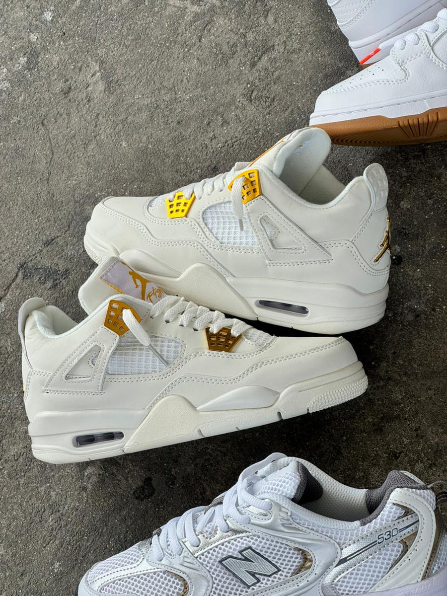 JORDAN RETRO 4 BLANCA DORADA