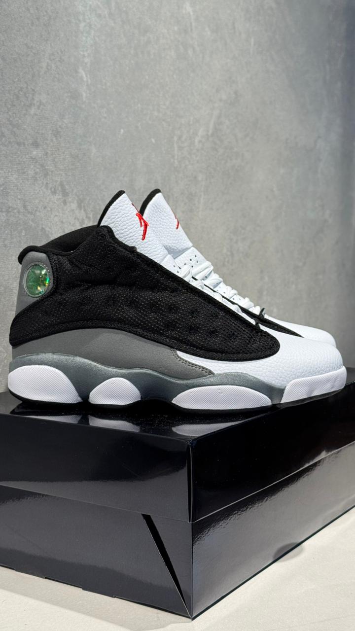 JORDAN RETRO 13 NEGRO BLANCO