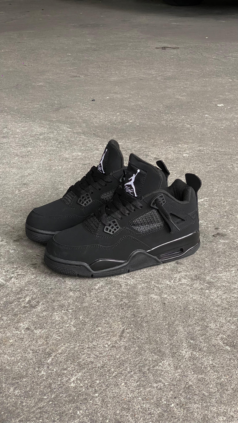 JORDAN RETRO 4 NEGRA