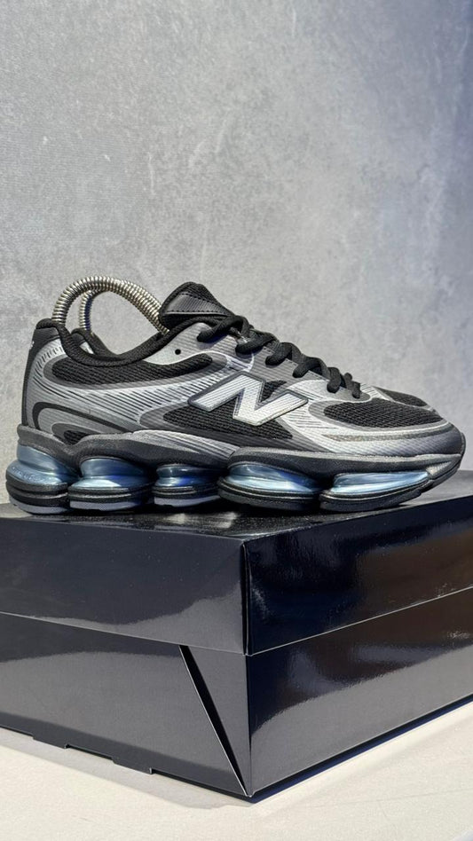 NEW BALANCE 2000 GRIS AZUL