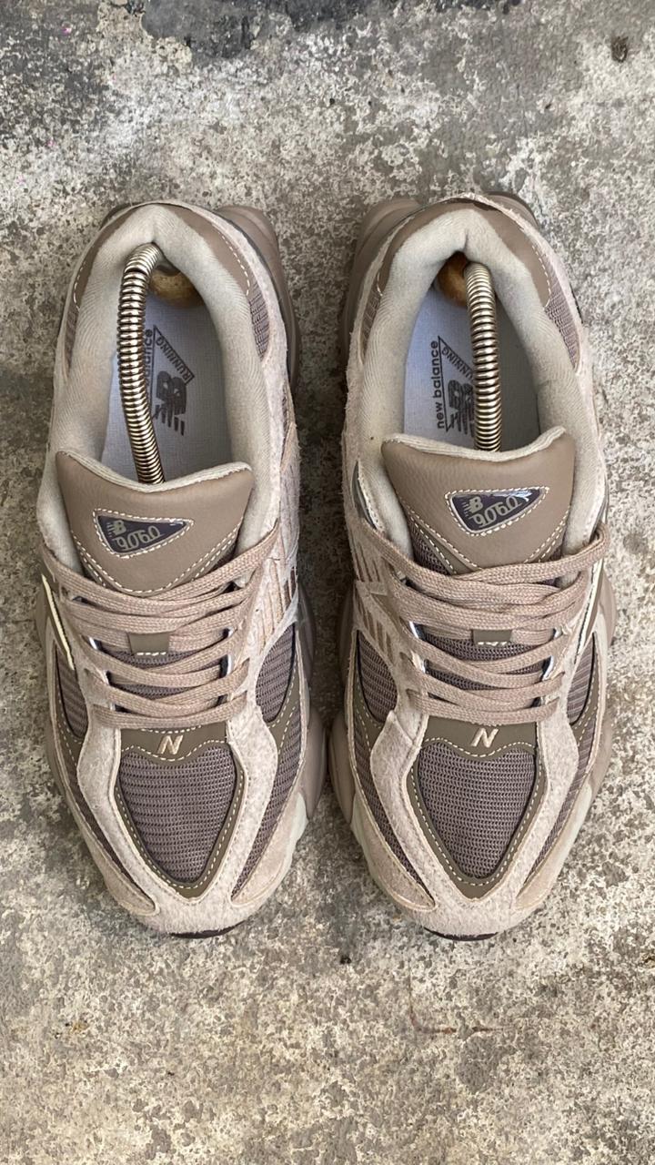 NEW BALANCE 9060 CAFE BEIGE