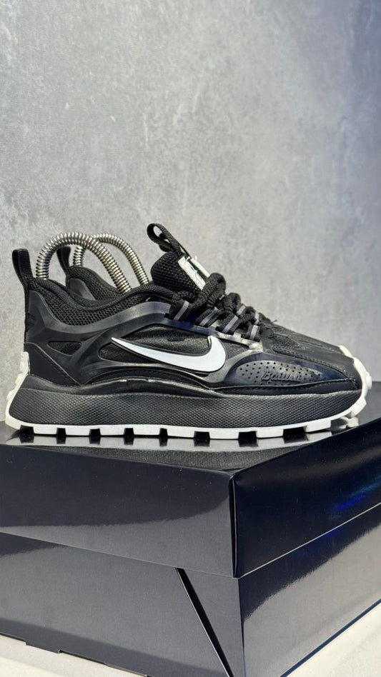 NIKE BALLELY NEGRO BLANCO PROMO