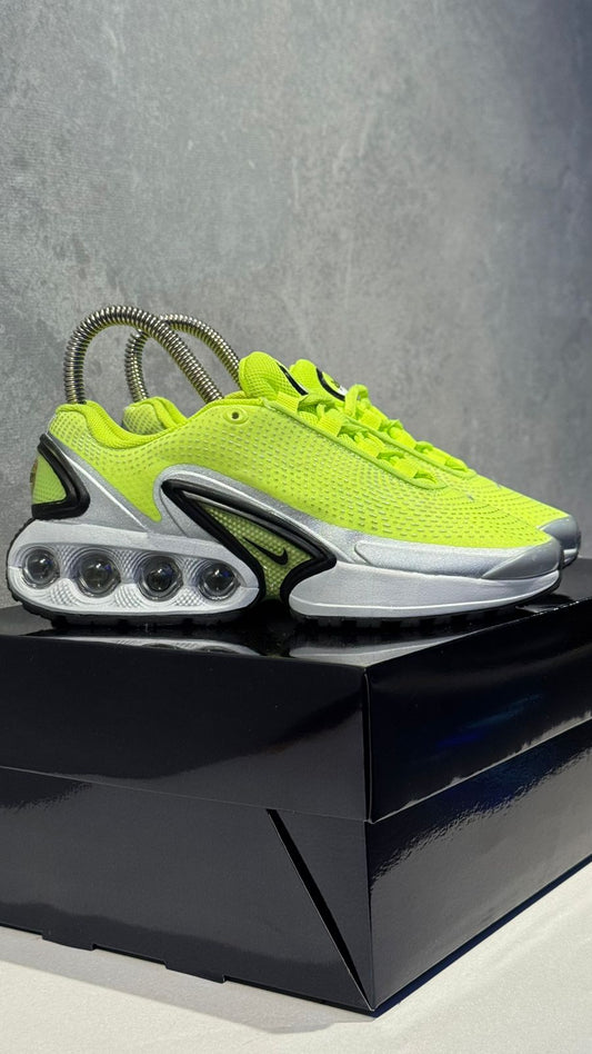 NIKE CAMARA VERDE PROMO