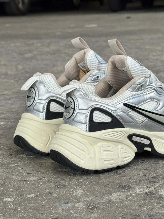 NIKE V3K PLATA NEGRO