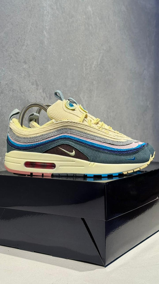 NIKE 2000 BEIGE COLOR