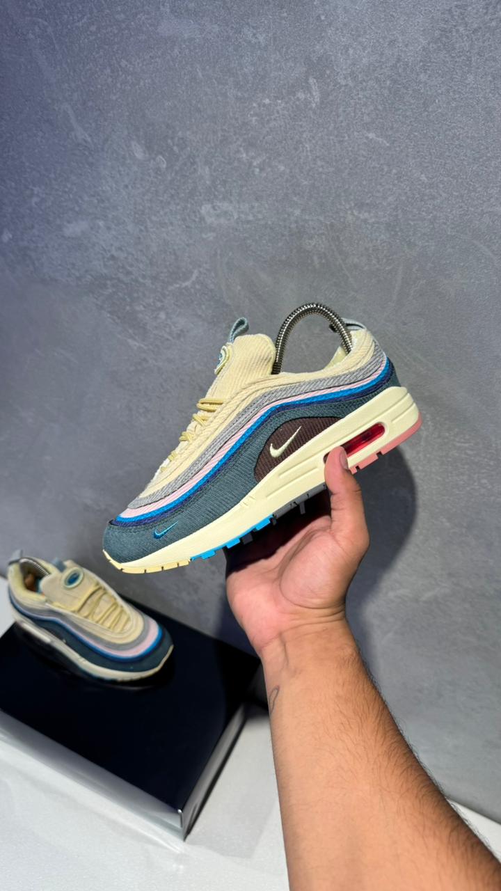 NIKE 2000 BEIGE COLOR