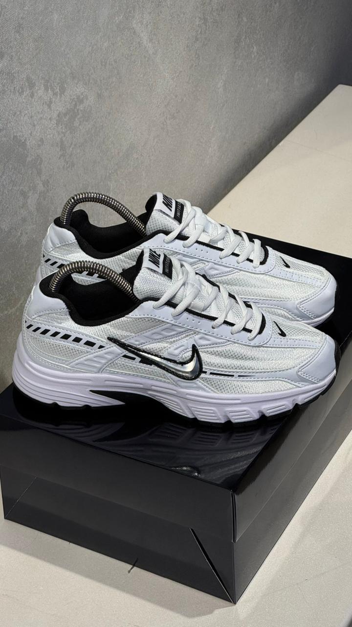 NIKE INITIATOR BLANCO NEGRO