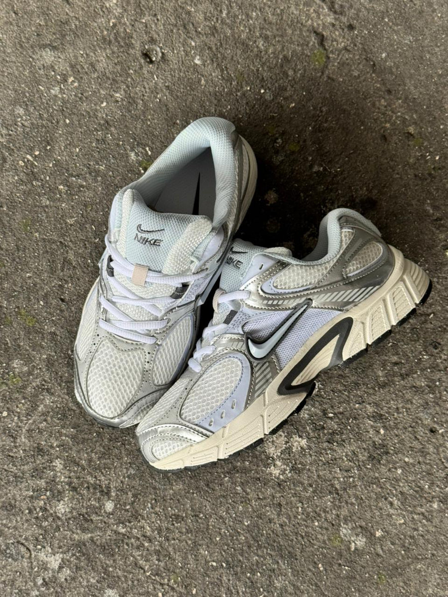 NIKE RNR BLANCO BEIGE GRIS