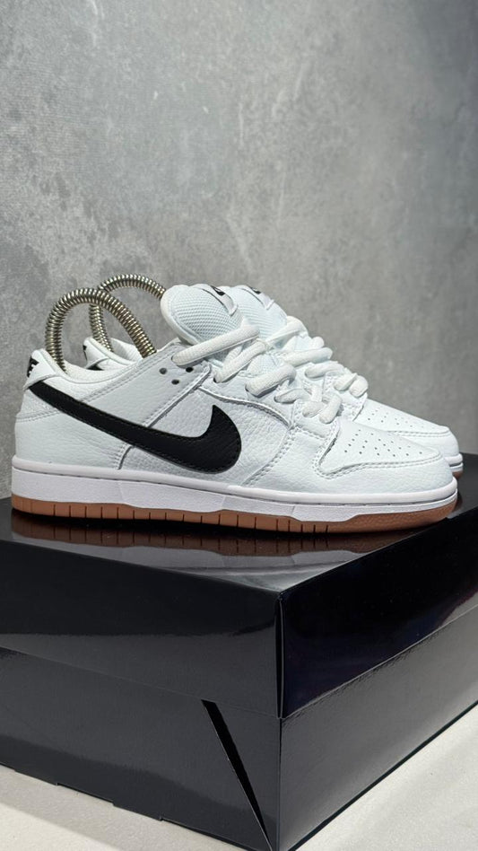 NIKE SB LEYENDA BLANCO NEGRO