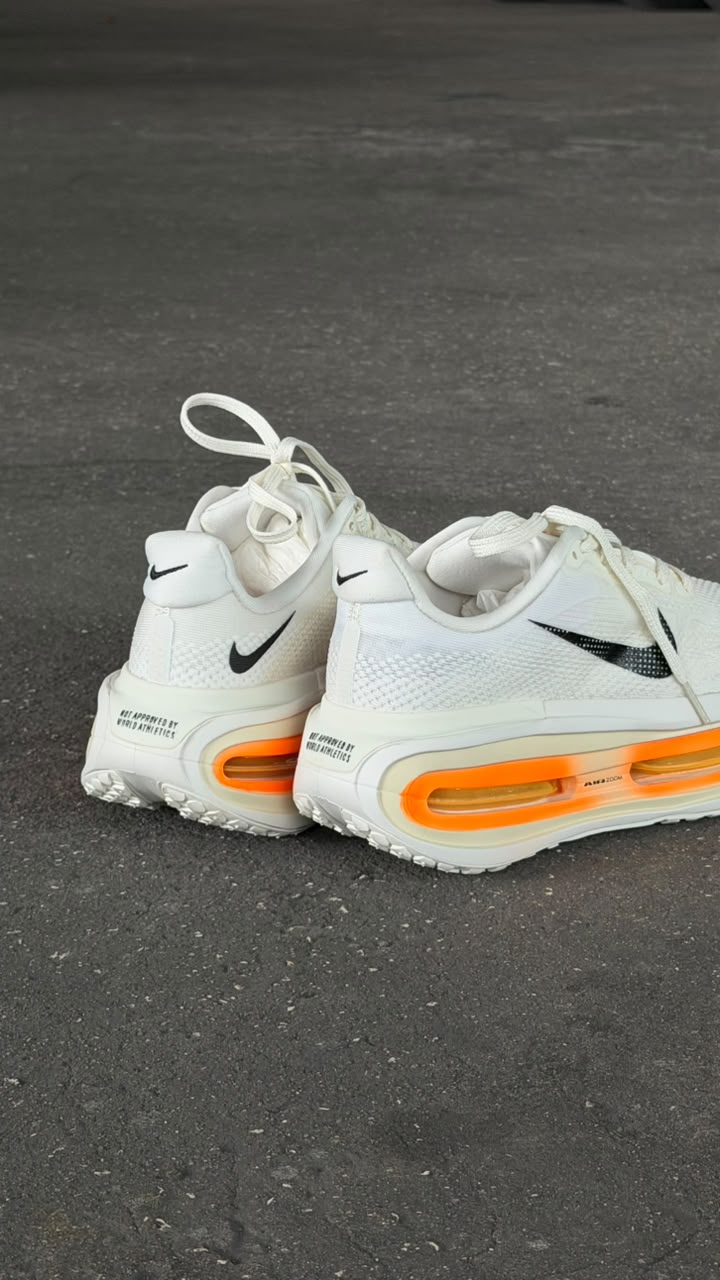 NIKE VOMERO PREMIUM BLANCO NARANJA