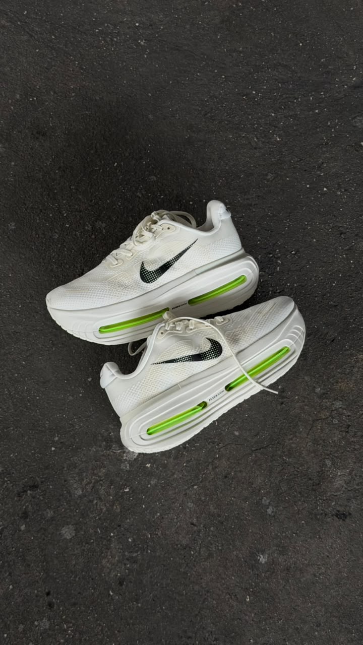 NIKE VOMERO PREMIUM BLANCO VERDE