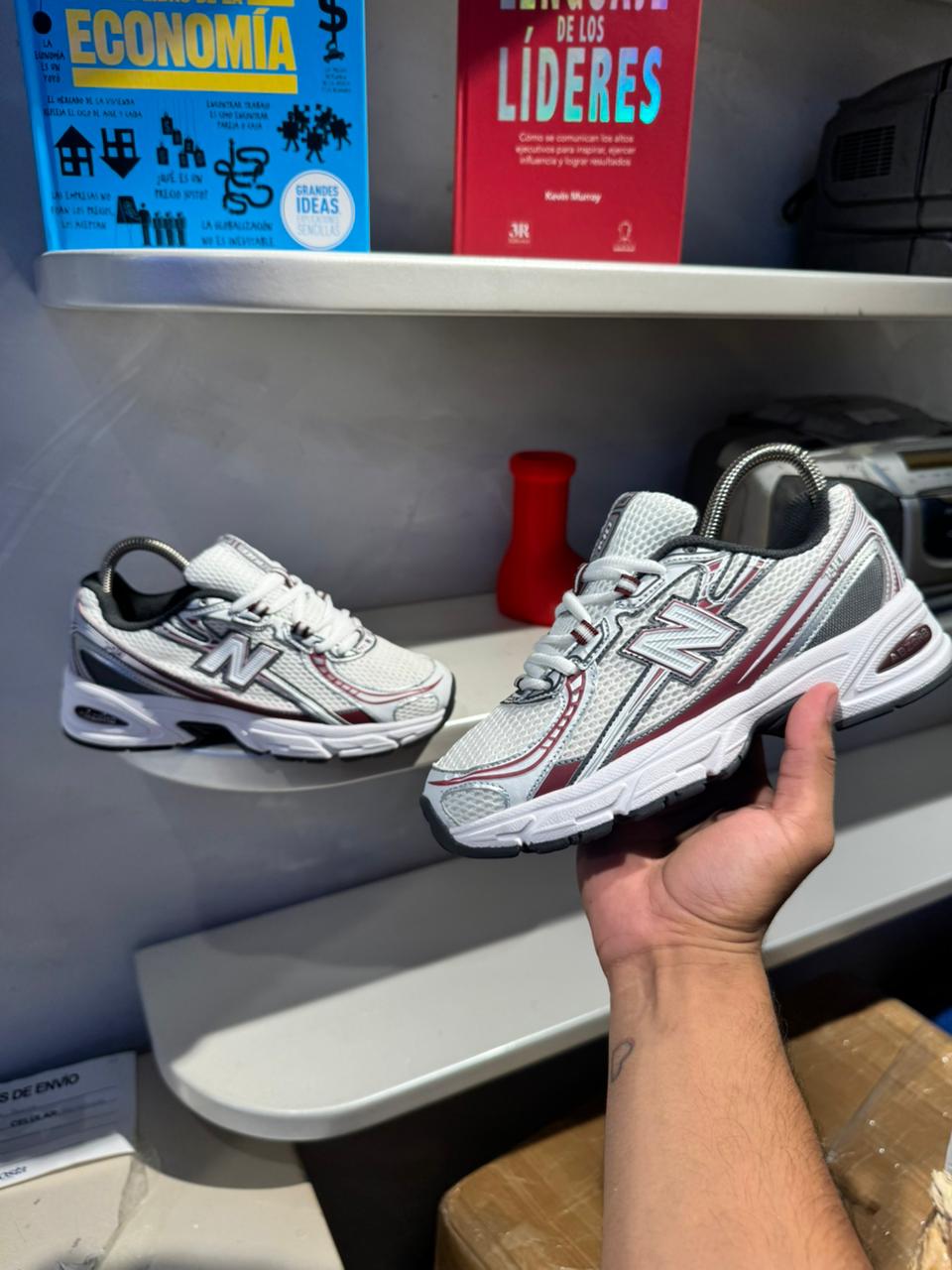 NEW BALANCE 740 PLATA VIOLETA