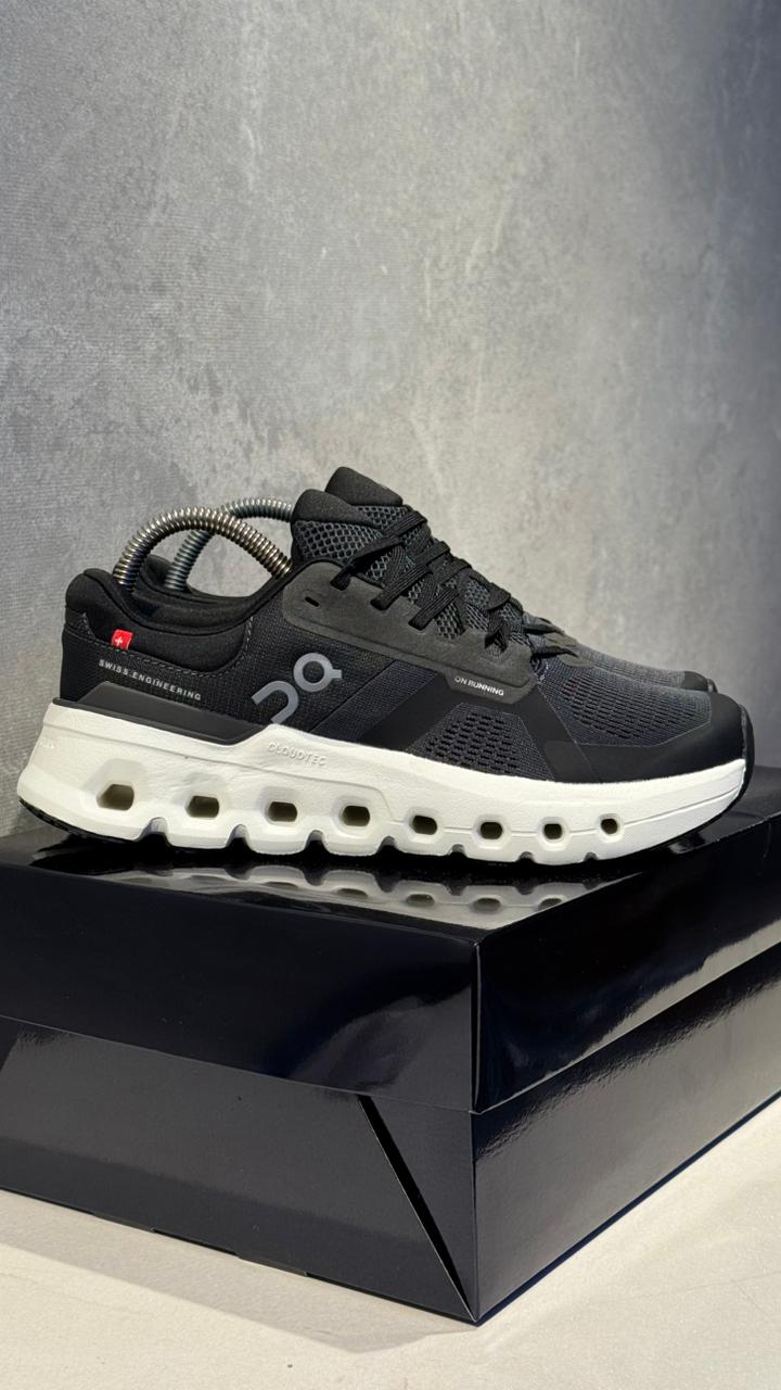 ON CLOUD CLASICO NEGRO BLANCO