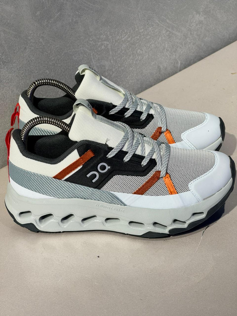 ON CLOUD BLANCO GRIS NARANJA