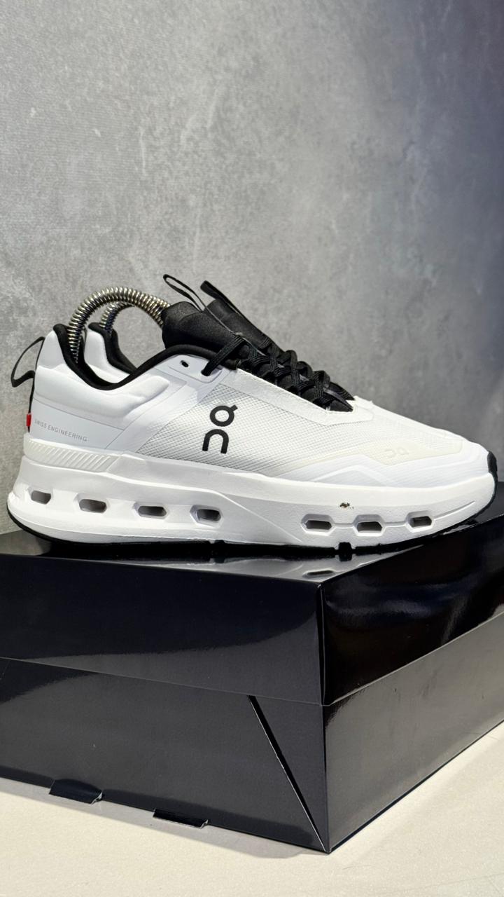 ON CLOUDTEC BLANCO NEGRO