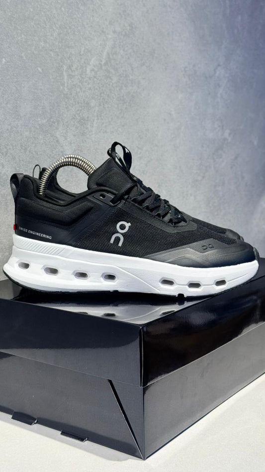 ON CLOUDTEC NEGRO BLANCO