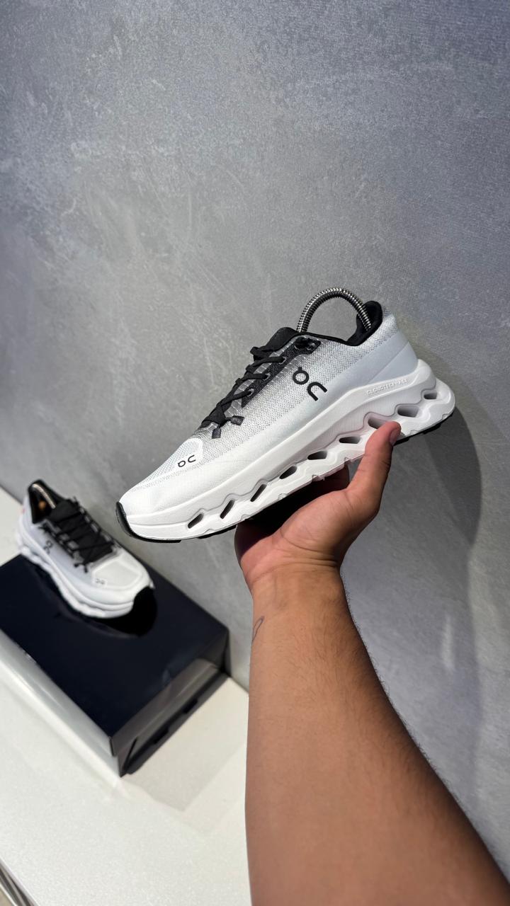 ON RUNNING BLANCO GRIS NEGRO