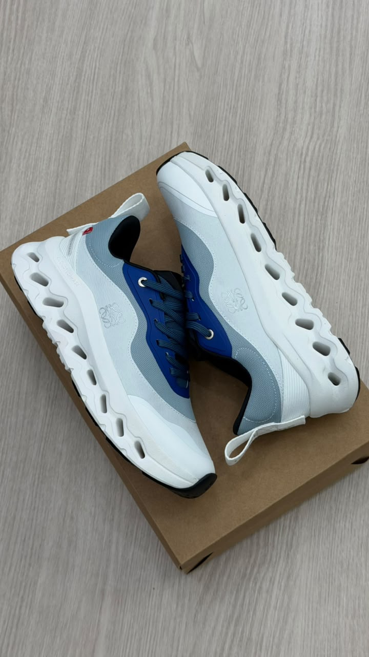 ON CLOUD GRAFITY BLANCO AZUL