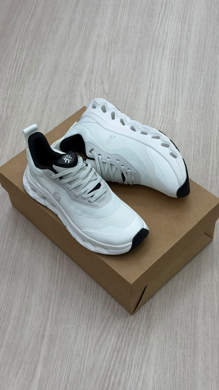 ON CLOUD GRAFITY BLANCO GRIS