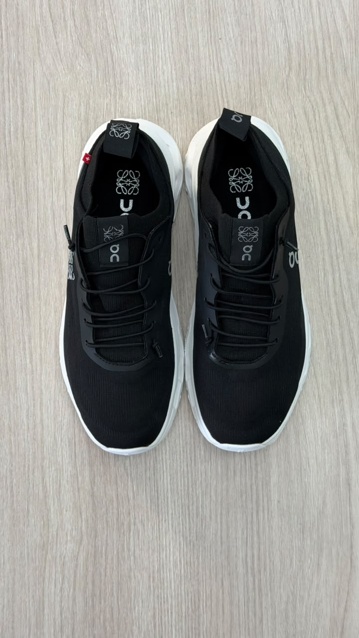 ON RUNNING LOEWE X CLOUDTILT NEGRO BLANCO