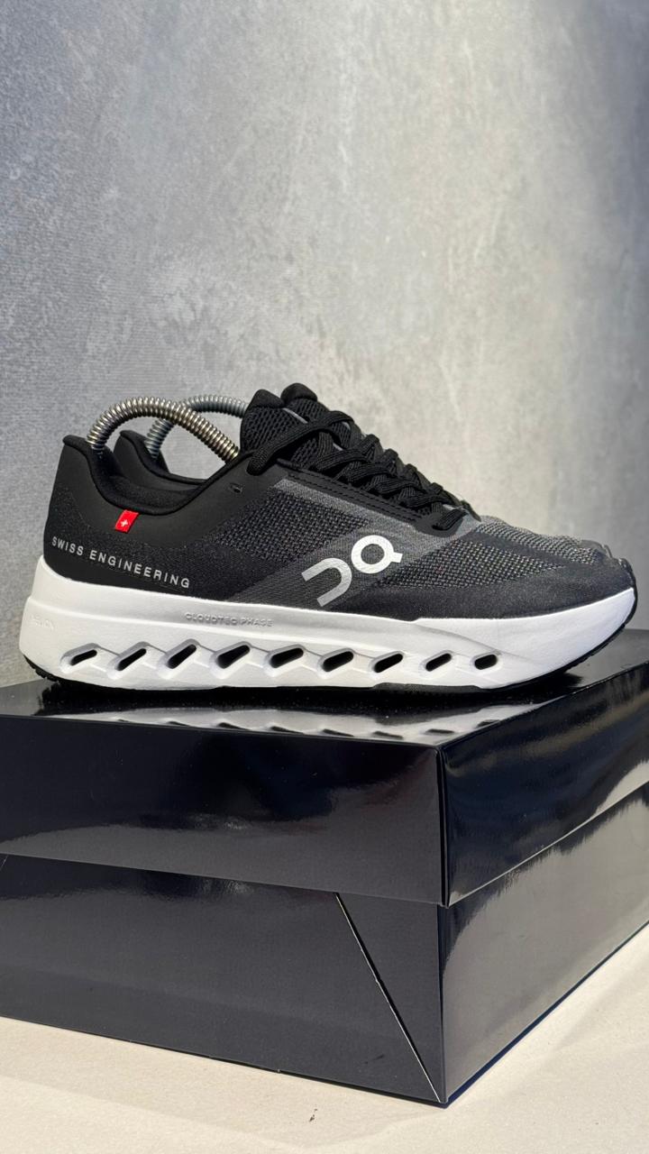ON RUNNING NEGRO BLANCO