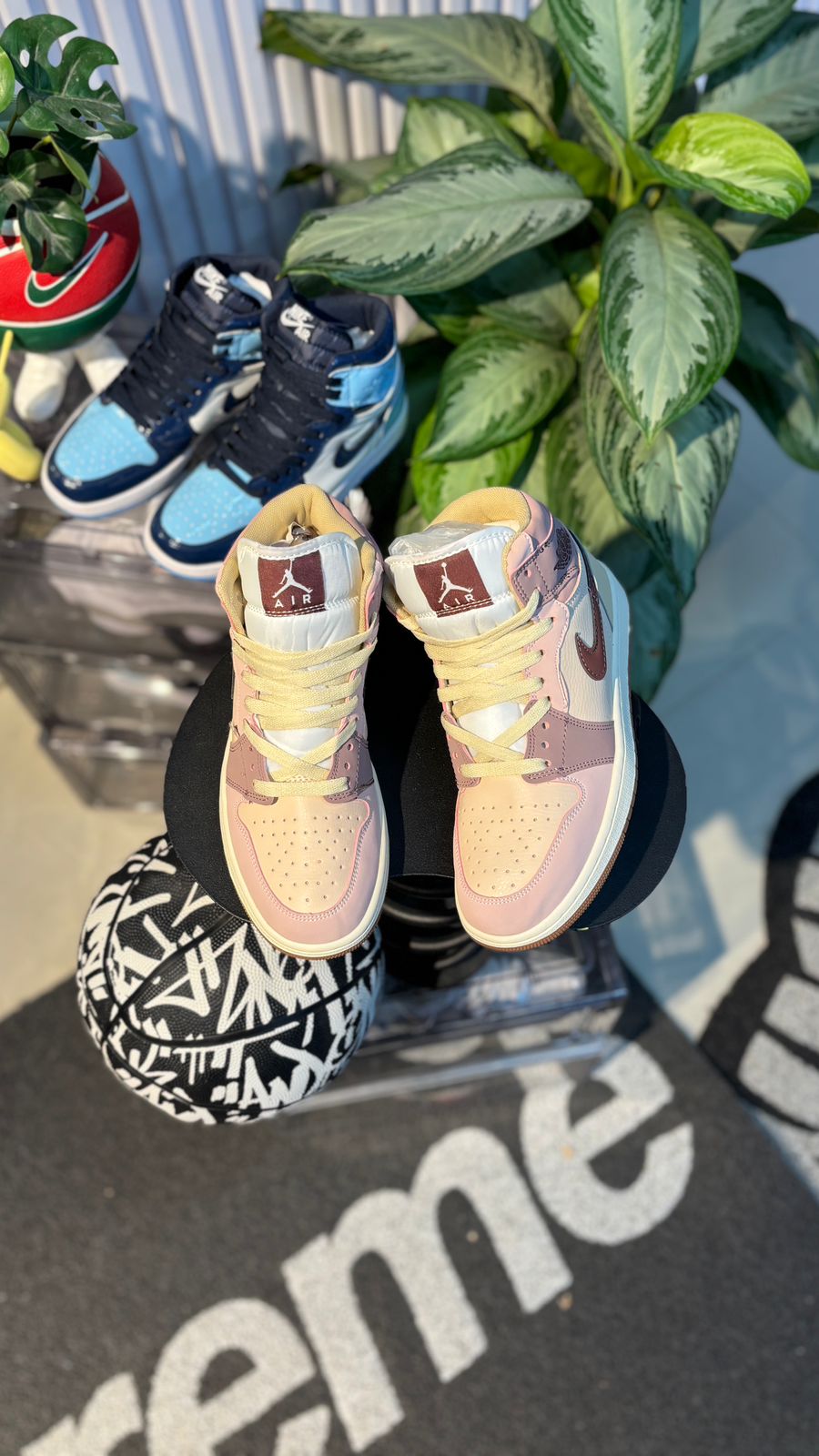 NIKE R1 JORDAN BOTA VINOTINTO