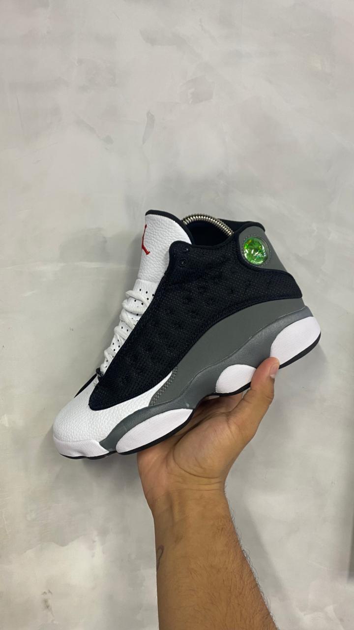 JORDAN RETRO 13 NEGRO BLANCO