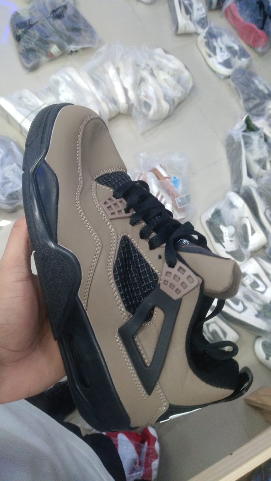 RETRO 4 NEGRA CAFE PROMO MASTER