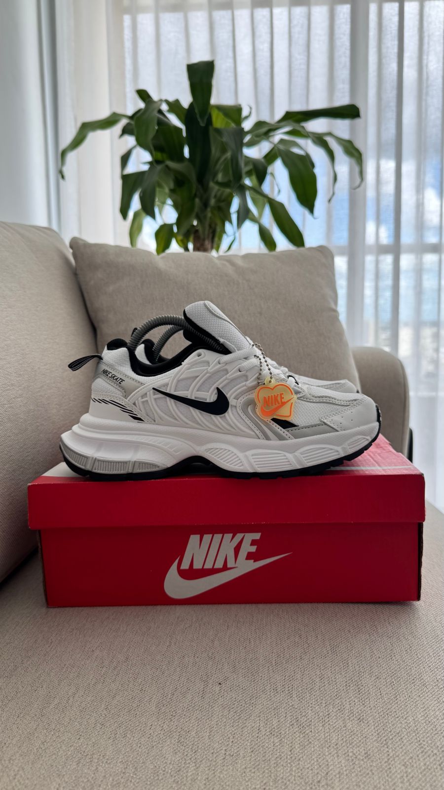 NIKE SKATE BLANCO NEGRO