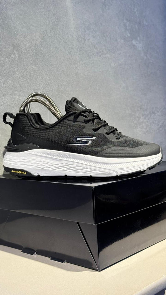 SKETCHERS GYEAR NEGRO BLANCO