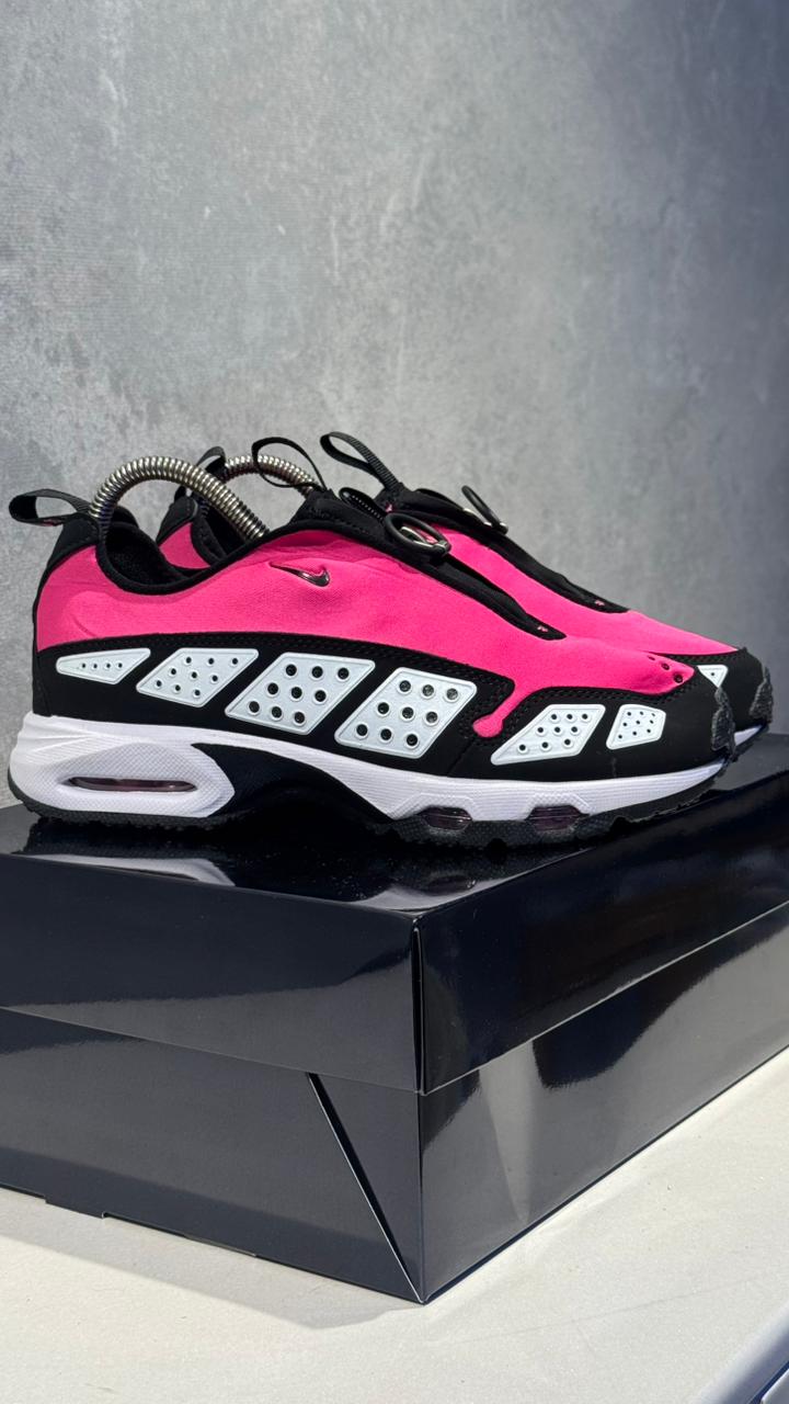 NIKE SUNDER FUCSIA NEGRO