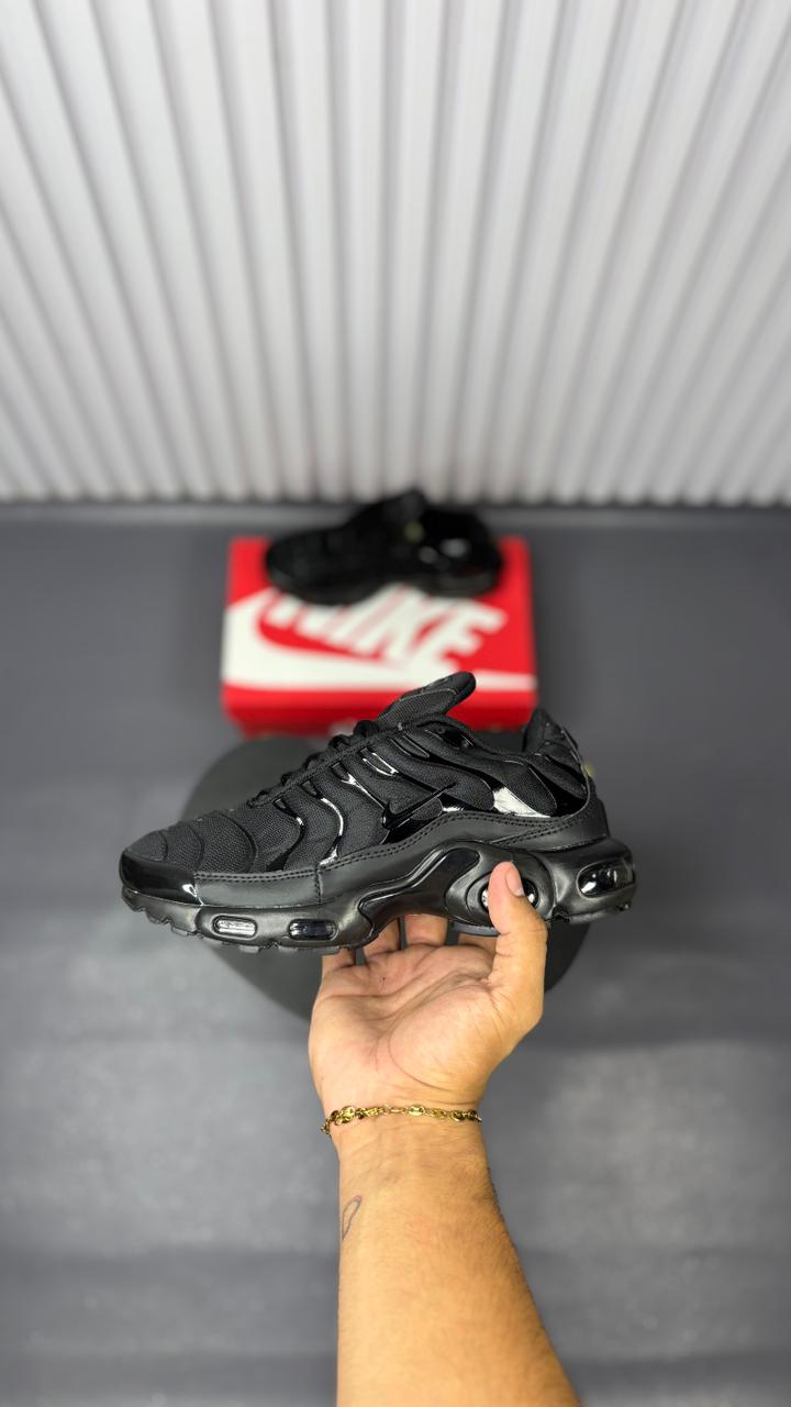 NIKE TN NEGRO