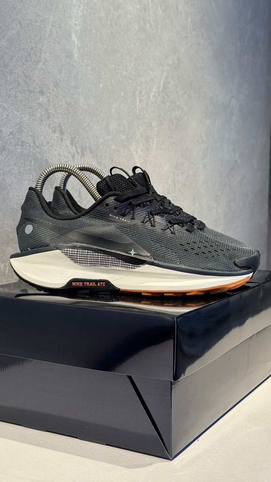 NIKE TRAIL NEGRO BLANCO NARANJA