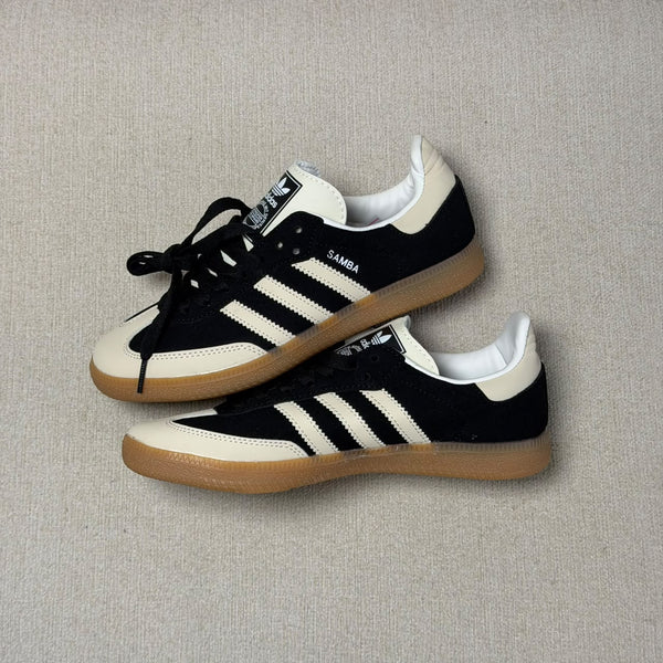 ADIDAS SAMBA NEGRO LINEA BLANCA