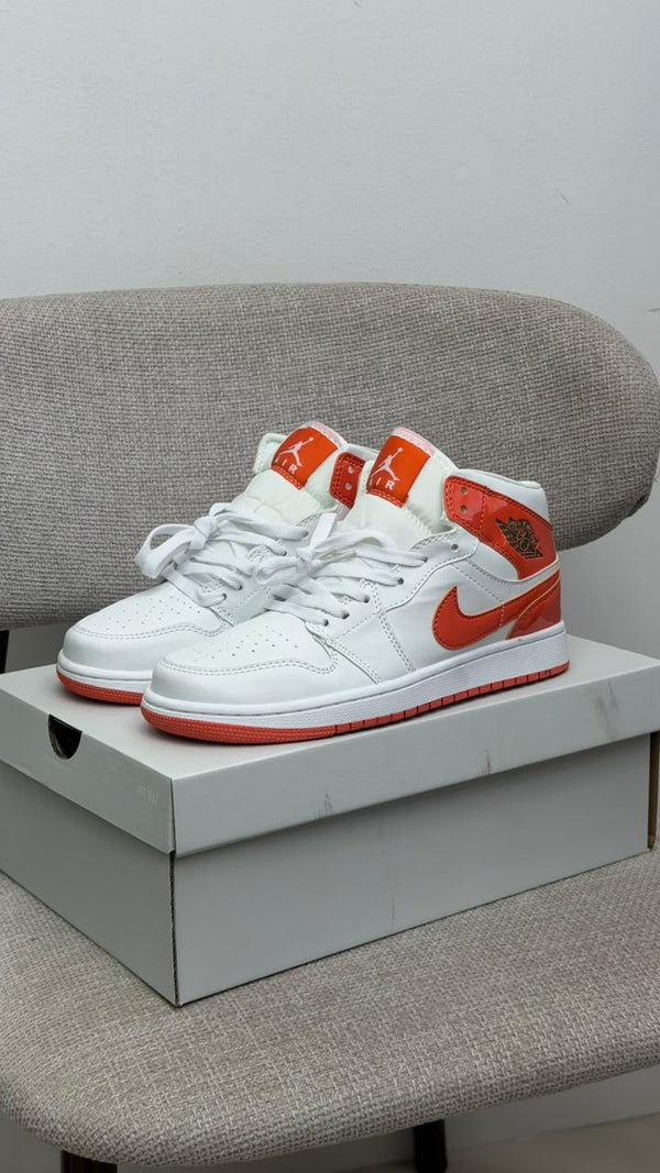 RETRO 13 BLANCO NARANJA PROMO