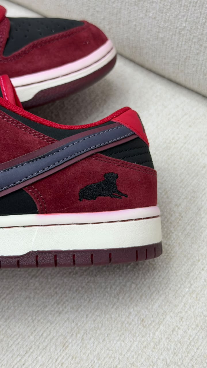 NIKE SB NEGRO ROJO PROMO MASTER