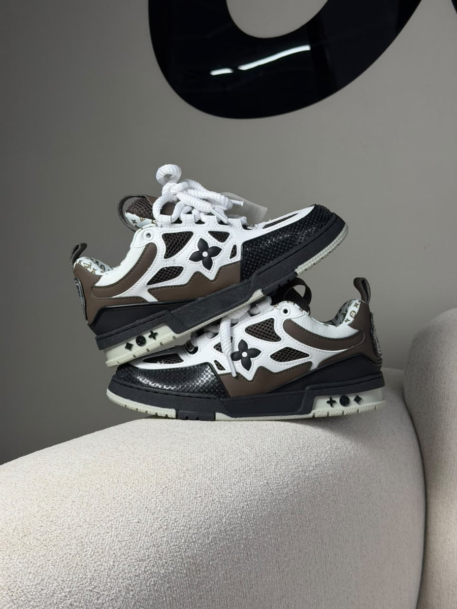 LOUIS VUITTON NEGRA BLANCA CAFE