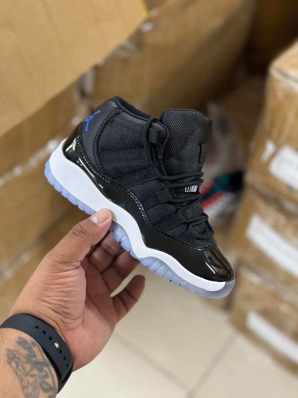 JORDAN RETRO 11 NEGRA BLANCA NIÑOS
