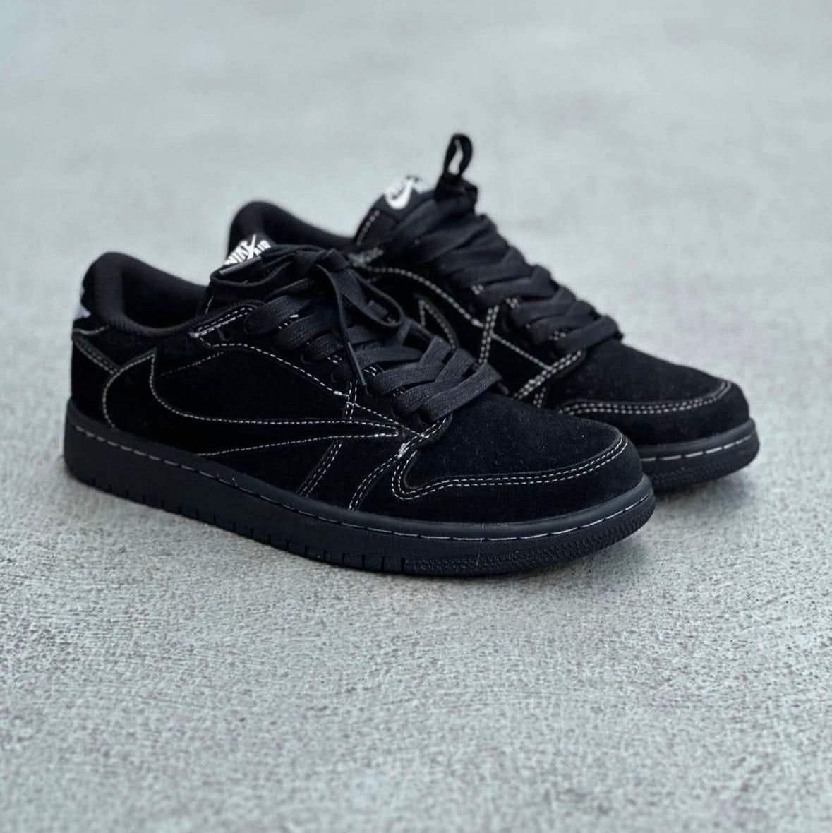 TRAVIS SCOTT NEGRA NIÑOS